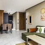 Luxury 1-Bedroom Apartment